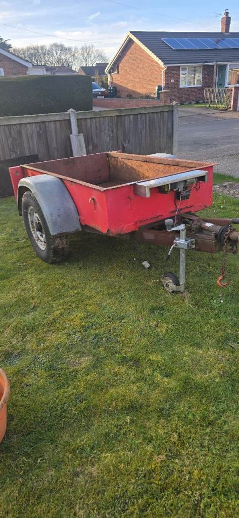 Small two wheel car trailer 