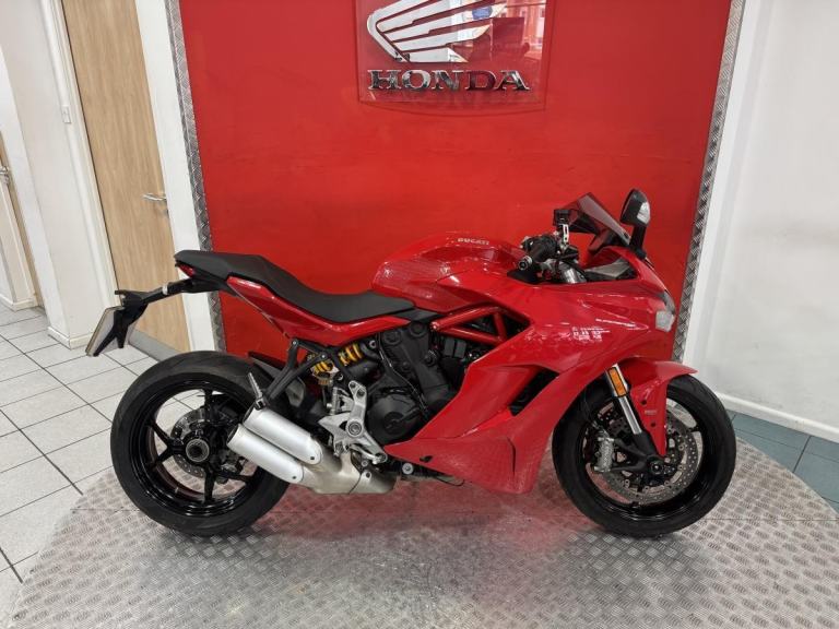 2017 '17' Ducati Supersport 937 