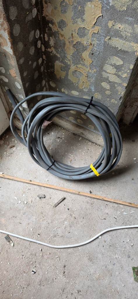 10.5m 2 Core 16mm² Electrical Cable + Earth Cable – 6242Y
