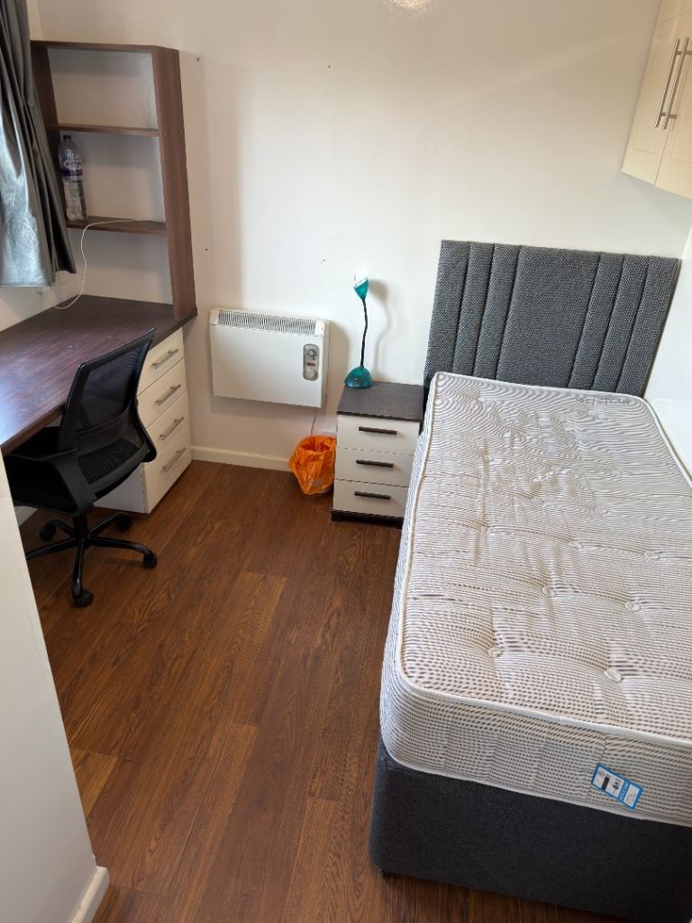 CHEAP ROOM IN BATH BILLS INCLUDED