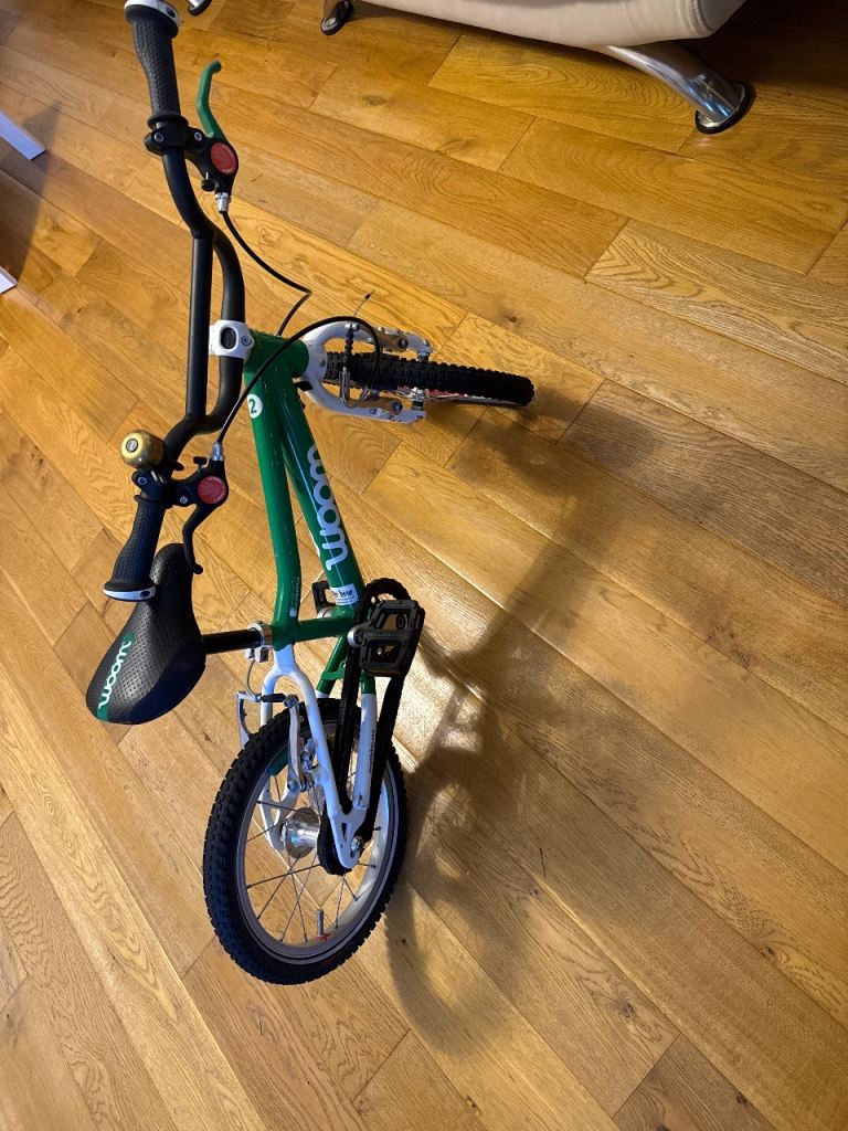 Kids’ Woom 2 Bike – Green & White – Like New, Perfect for Christmas 🎄🚲