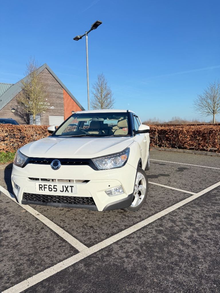 Ssangyong, TIVOLI, Hatchback, 2015, Semi-Auto, 1597 (cc), 5 doors