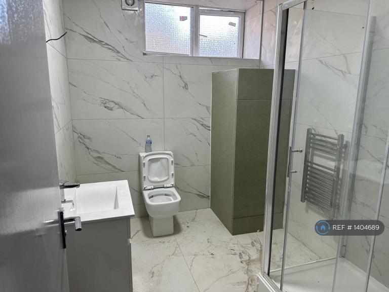 3 bedroom flat in Hesketh Street, Great Harwood, Blackburn, BB6 (3 bed) (#1404689)