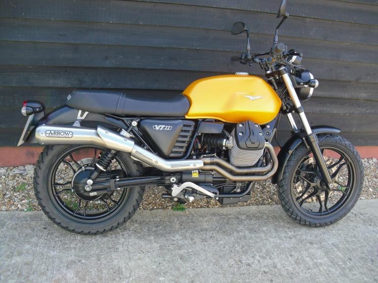 MOTO GUZZI V7 II 750 IN YELLOW/BLACK , ARROW EXHAUST SYSTEM , NEW TYRES.