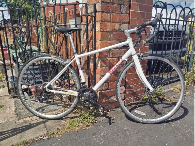 Adult Unisex Pinnacle Road Bike – Perfect Working Order.