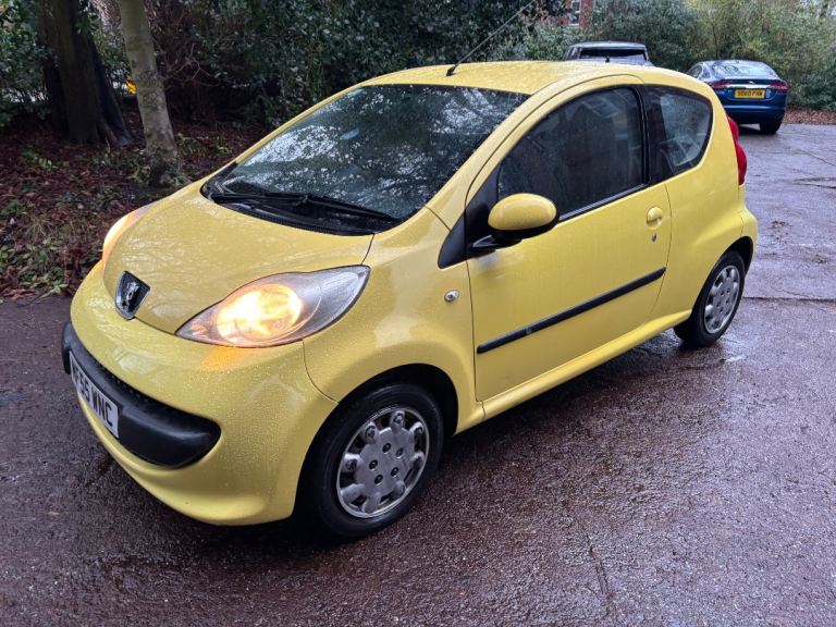 Peugeot 107 1.0 same as Toyota Aygo/Citroen c1