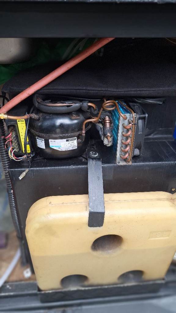 Dometic Cr-80 Fridge (Spares and repair)