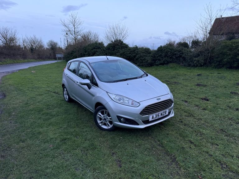 Ford, FIESTA, Hatchback, 2015, Manual, 1241 (cc), 5 doors