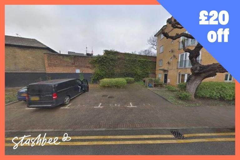 Parking Space available to rent in London (E9)