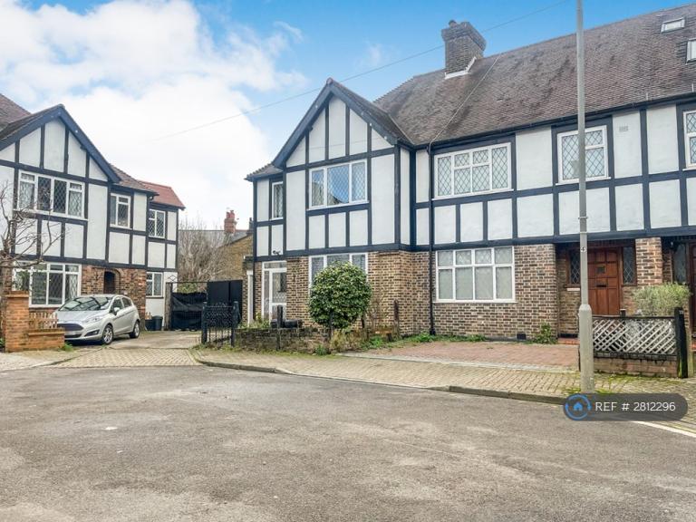 3 bedroom house in Appledore Close, London, SW17 (3 bed) (#2812296)