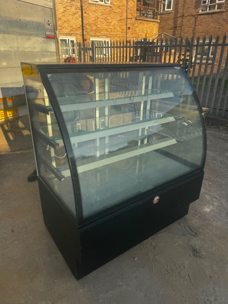 Black Curved Glass Display Fridge – Good Condition