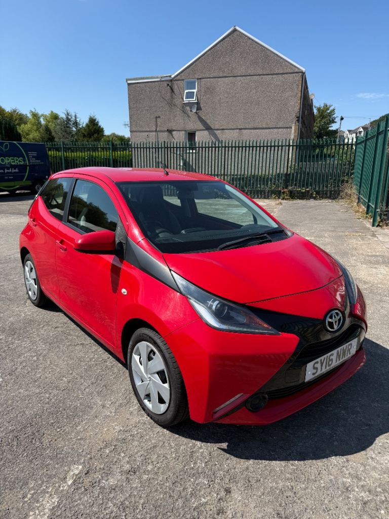 Toyota, AYGO, Hatchback, 2016, Manual, 998 (cc), 5 doors