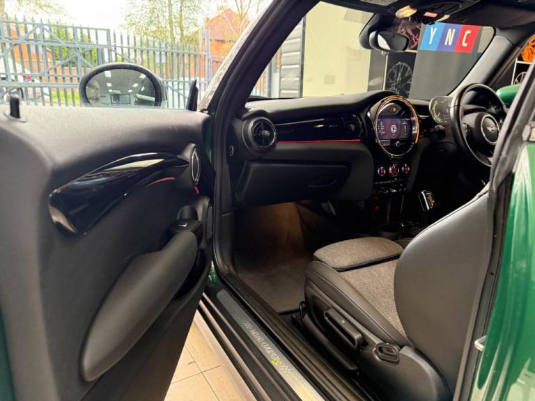 2021 MINI Electric Hatch Cooper SE 32.6kWh Level 2 Auto 3dr Hatchback ELECTRIC Automatic