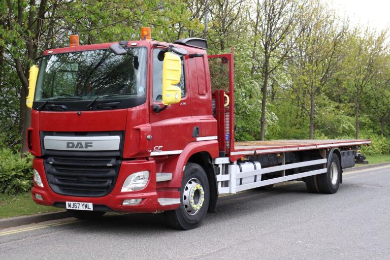 DAF CF 230 4X2 SLEEPER 30FT STEEL FLATBED (2018)