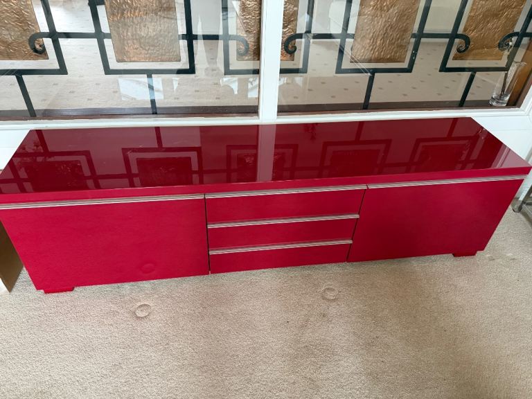 Tv stand