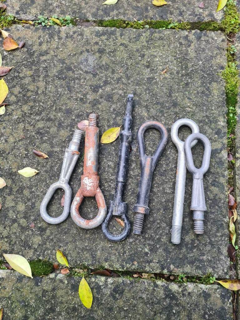 Hooks towing recovery hooks All for £12 Any cars