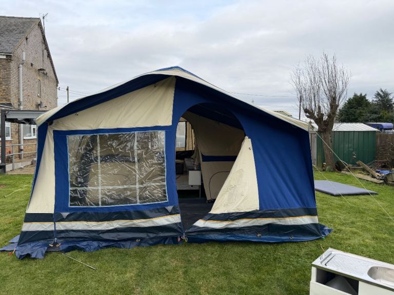 Trailer tent with awning 