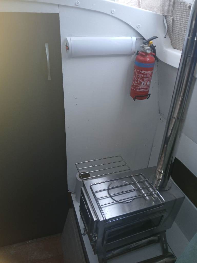 20ft boat in central London for rent £100 p/w