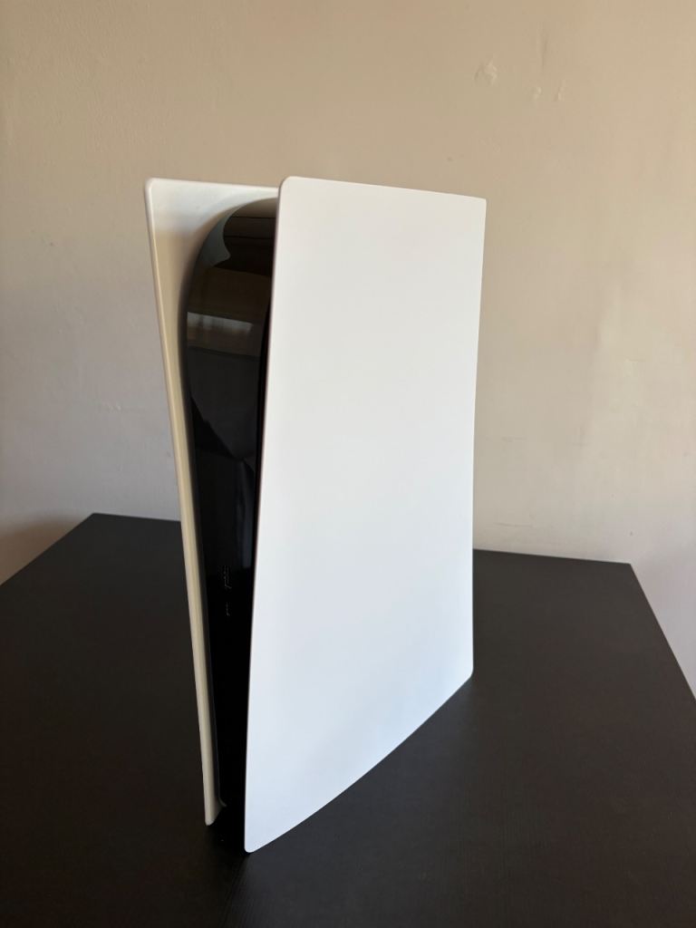 PlayStation 5 Digital Edition – Excellent Condition