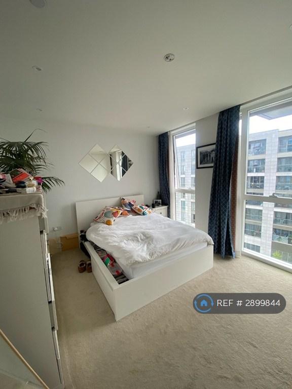 1 bedroom flat in Woodberry Down, London, N4 (1 bed) (#2899844)