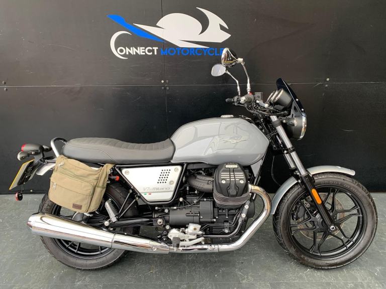 MOTO GUZZI V7 III MILANO 2018 LOW MILEAGE HPI CLEAR 