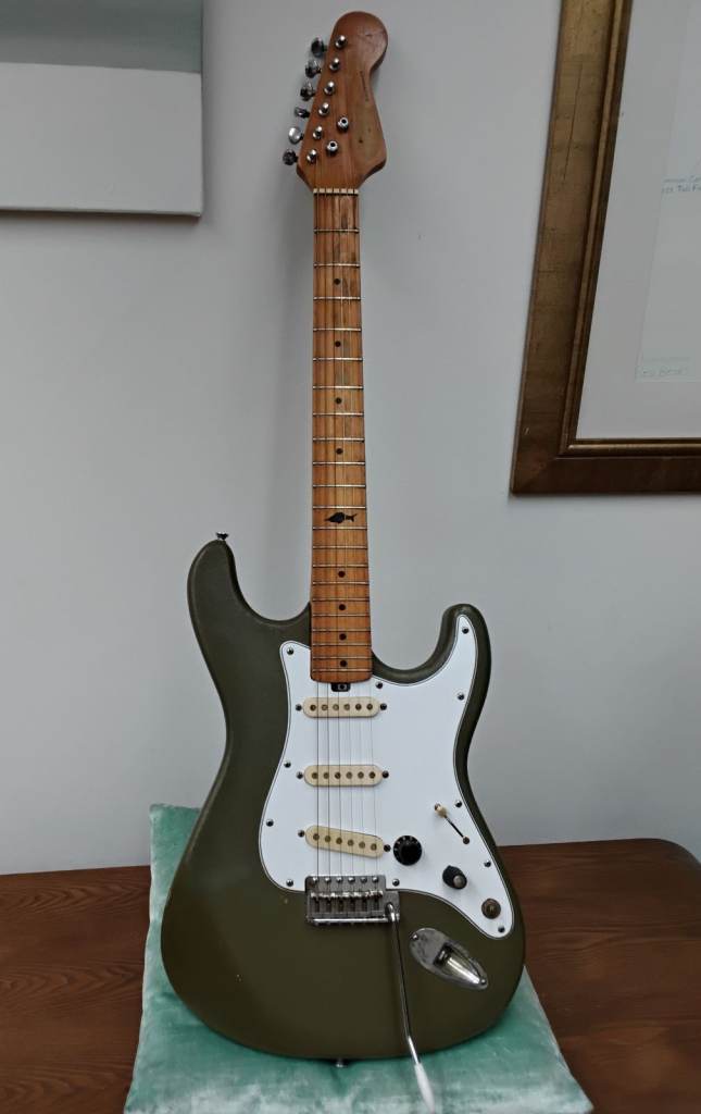 Sidewinder Electric Guitar – Olive Green, Good Condition