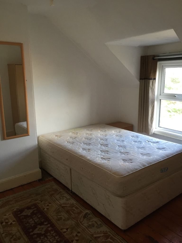 5 Bedroom House to rent in University Avenue