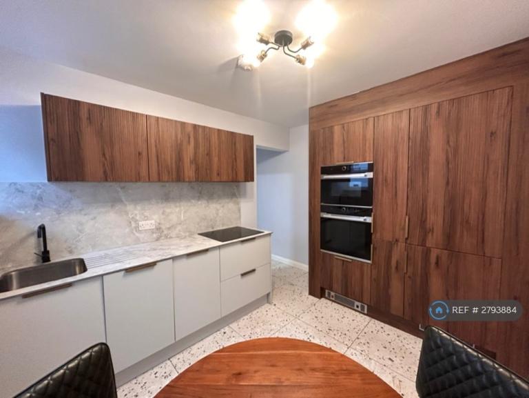 3 bedroom flat in Bear Road, Brighton, BN2 (3 bed) (#2793884)