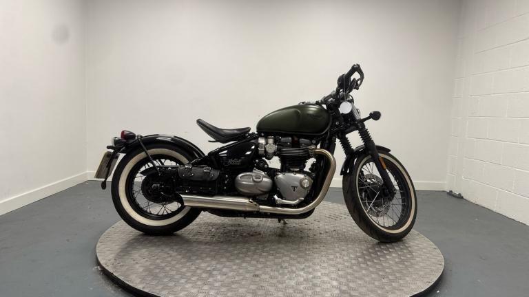 2019 Triumph Bonneville Bonneville Bobber1200 Black CUSTOM PETROL Manual
