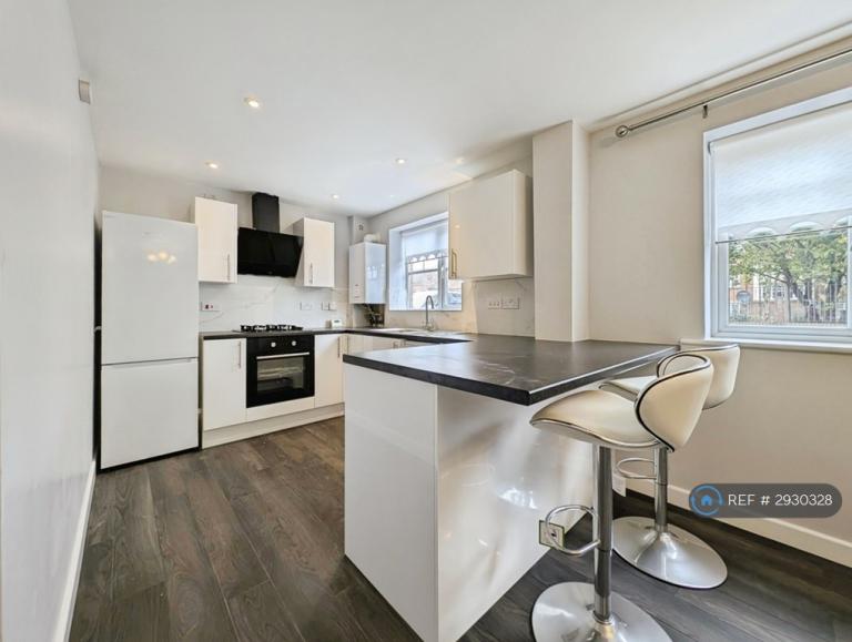 2 bedroom flat in Sanderson Villas, Gateshead, NE8 (2 bed) (#2930328)