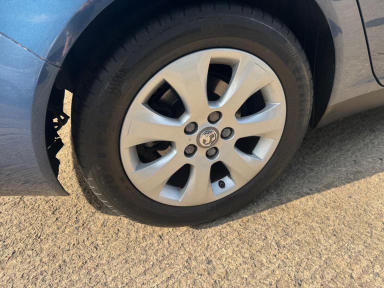 2016 Vauxhall Insignia 2.0 CDTi ecoFLEX Tech Line Euro 6 (s/s) 5dr HATCHBACK Diesel Manual