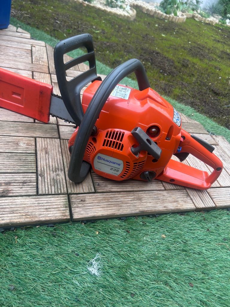 Husquvarna 236 chainsaw