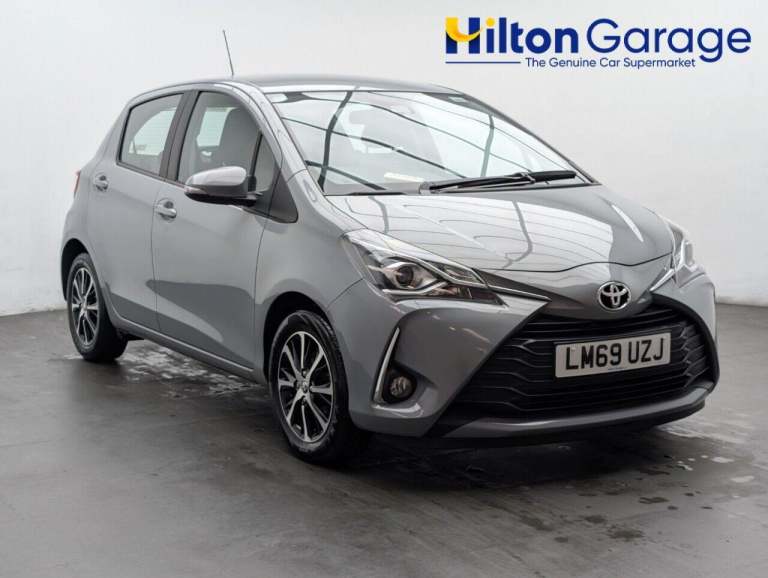 image for 2019 Toyota Yaris 1.5 VVT-i Icon Tech Hatchback 5dr Petrol CVT Euro 6 (111 ps) - SAT NAV + PA HAT...