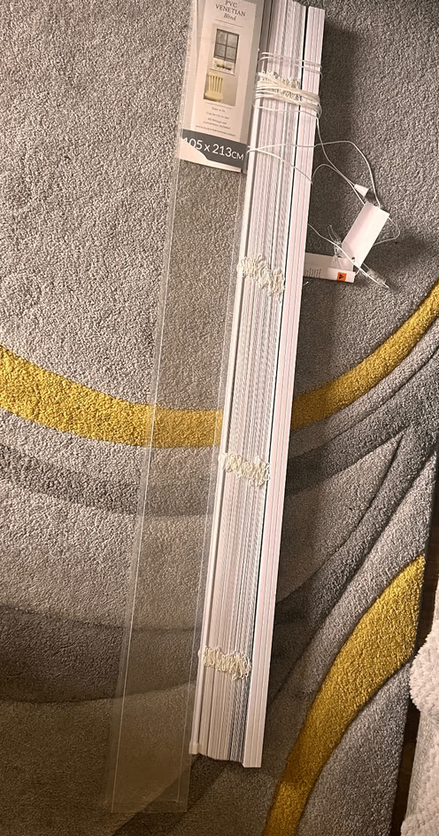 BRAND NEW WHITE PVC VENETIAN BLIND