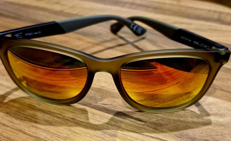 Stylish Sunglasses with Orange/Red Mirrored Lenses – As Good As New