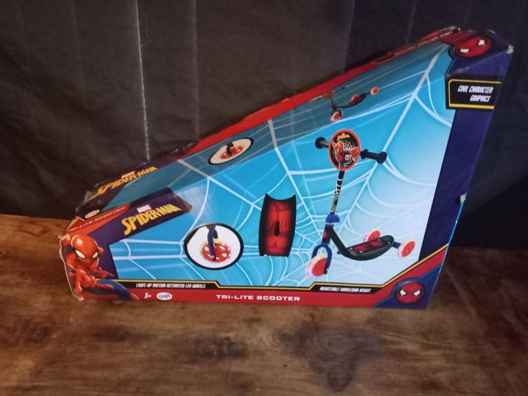 NEW Marvel Spiderman Tri-Lite Scooter 3 Wheels Kids Push (See Description)