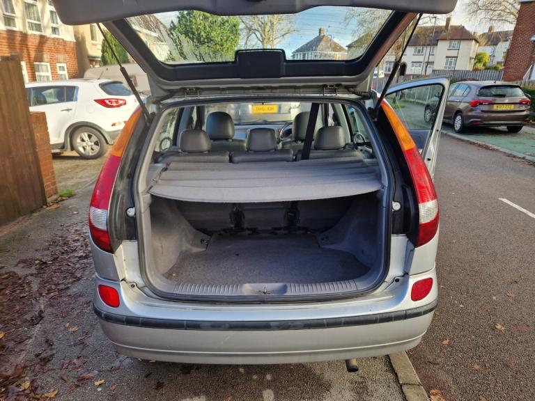 2004 Nissan Almera Tino 2.2 dCi 136 SE 5dr HATCHBACK Diesel Manual