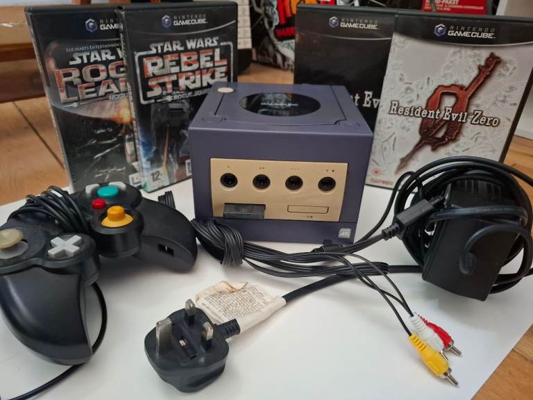 Nintendo GameCube Console Bundle with Games