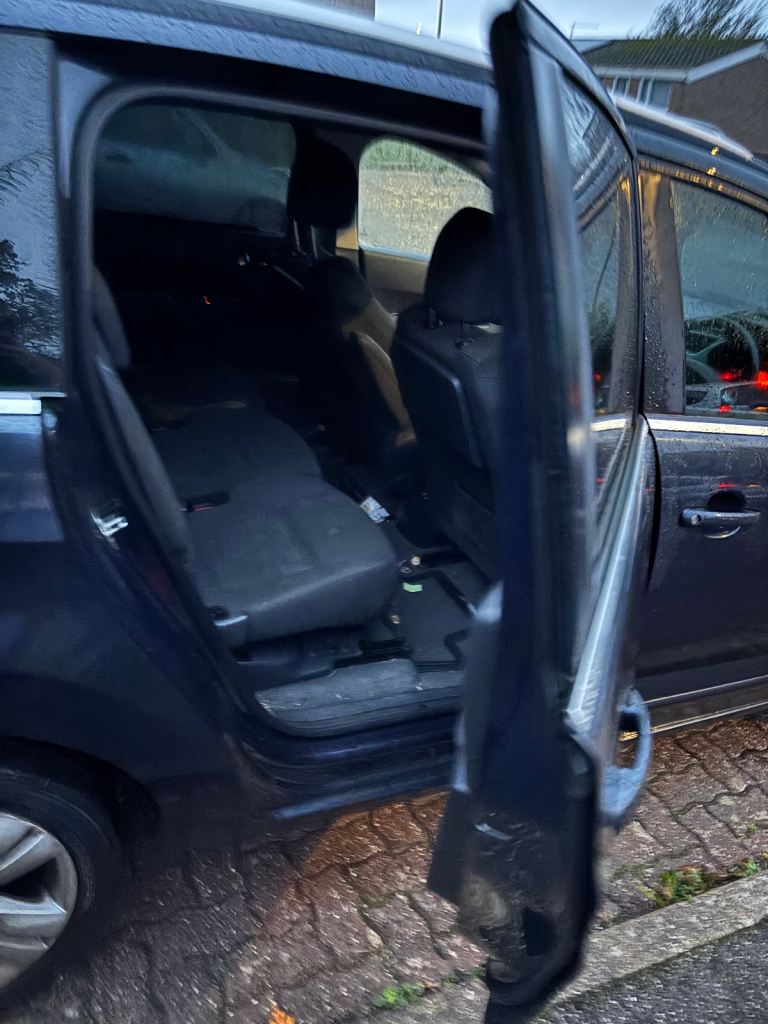 Peugeot, 5008, MPV, 2015, Manual, 1560 (cc), 5 doors