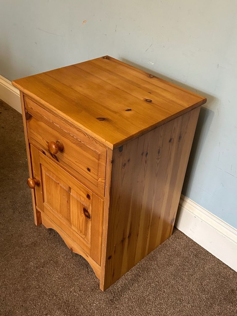 1 Solid Pine Bedside with Drawer and Cupboard wavy edge H25in/64cm W17.5in/45cm D15.5in/39cmD294