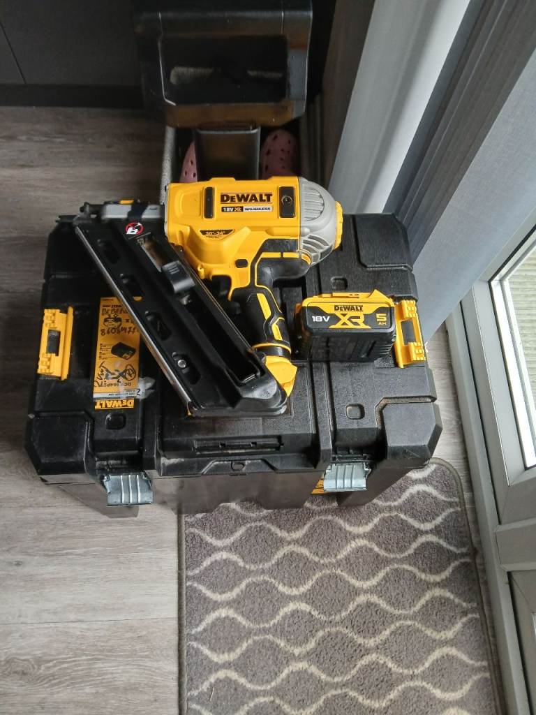 Dewalt fst fix nail gun