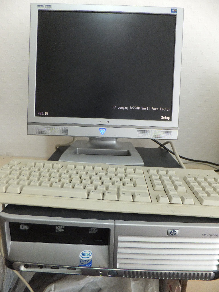 Small Form Factor desktop PC spares or repairs - HP Compaq DC 7700s + 17 inch monitor & keyboard