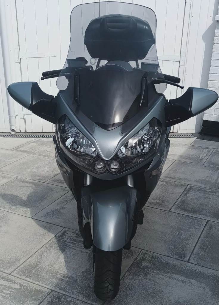 Kawasaki, GTR, 2010, 1352 (cc)