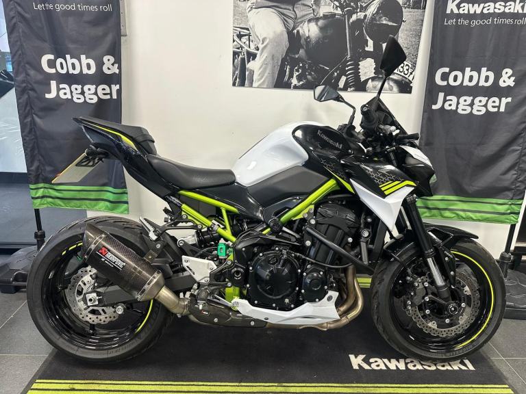 KAWASAKI Z900-AKRAPOVIC END CAN-SERVICE HISTORY-ENGINE BARS