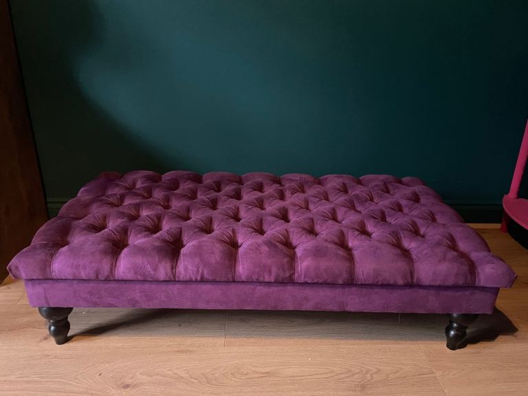 Chesterfield buttoned footstool in purple suede/velvet