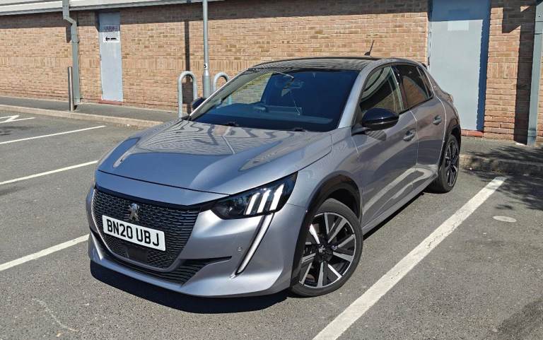 Peugeot 208 GT Auto 2020 – TOP SPEC 130hp – ONLY 23,000 Miles – New Tyres – Buy and Drive!
