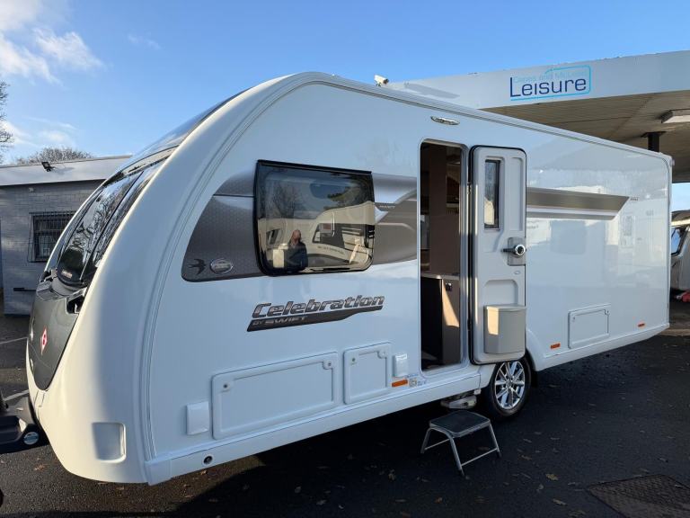 2020 SWIFT CELEBRATION 880, TRANSVERSE ISLAND BED, POWRTOUCH MOVER .....NOW SOLD