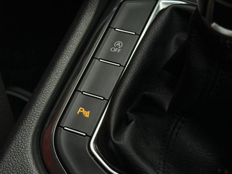 2017 Volkswagen Tiguan 2.0 TDi 150 SEL 5dr ESTATE DIESEL Manual