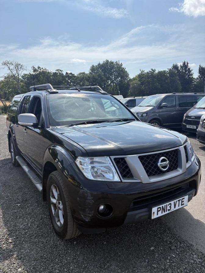 2013 Nissan Navara Double Cab Pick Up Platinum 2.5dCi 190 4WD PICK UP DIESEL Manual