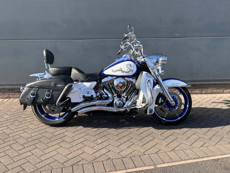 2014 Harley-Davidson TOURING FLHRC ROAD KING CLASSIC Custom Cruiser Manual